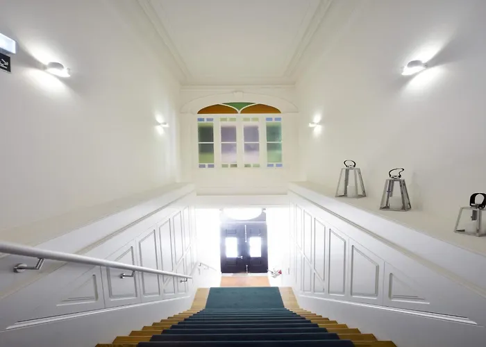 Escape With Balcony Apartment