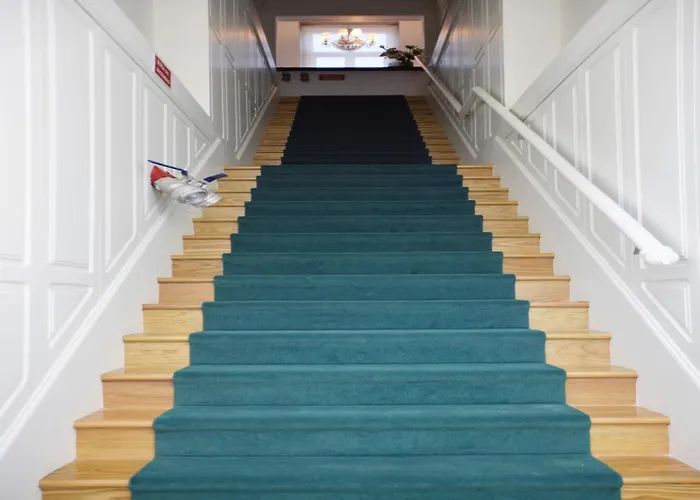 Escape With Balcony Apartment *