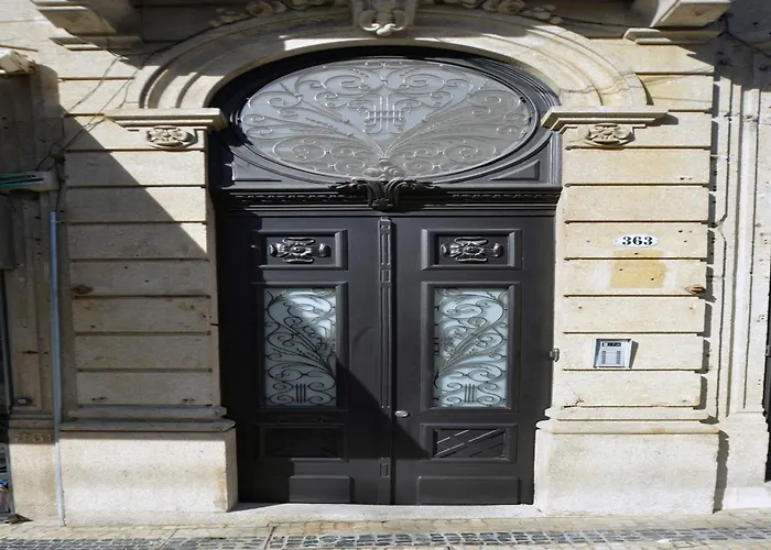 Escape With Balcony Apartment Porto