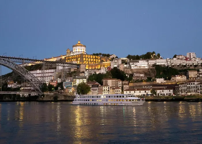 Escape With Balcony * Porto